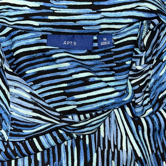 Button up - Picture 2 of 3